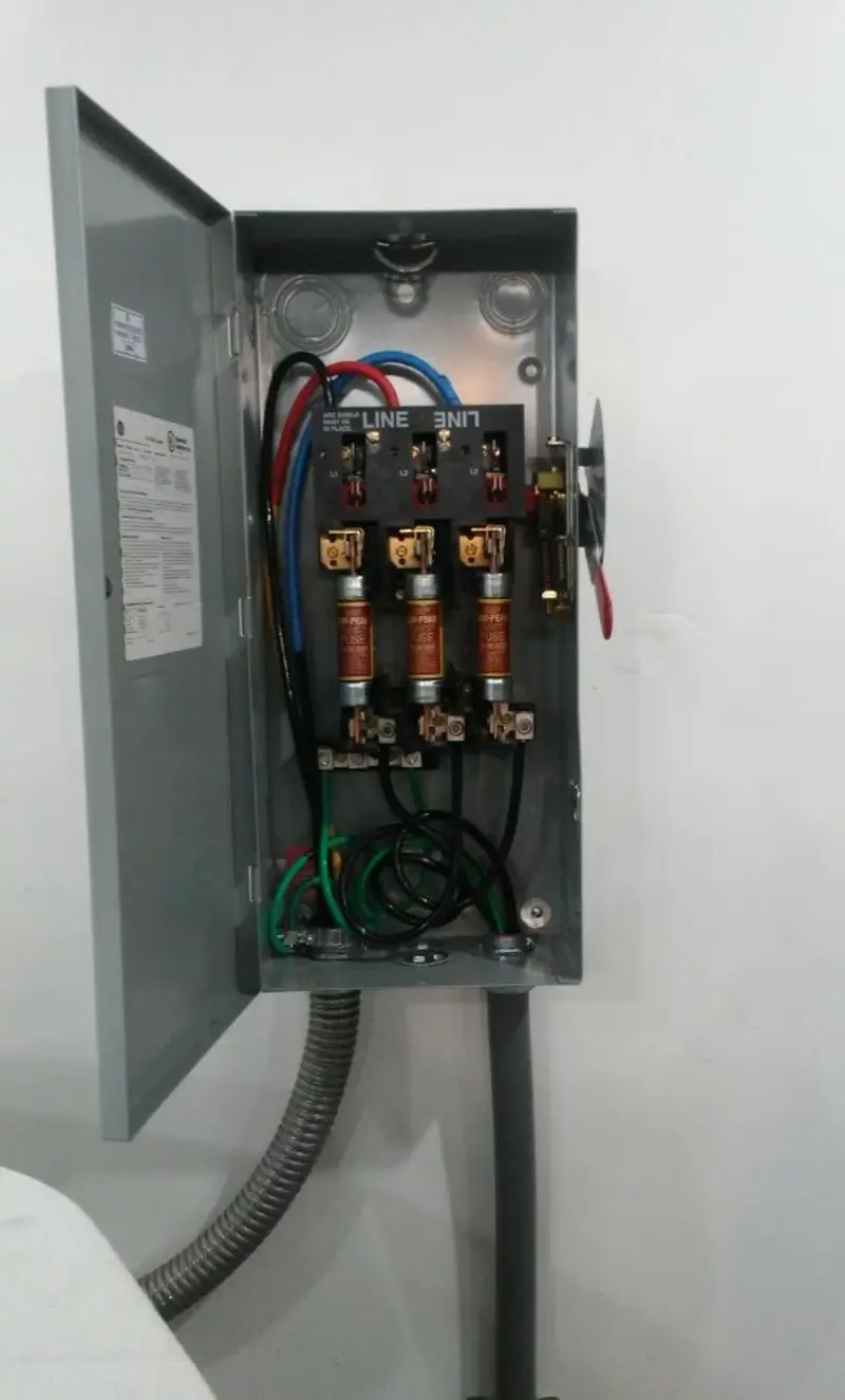 Three-phase disconnect switch installed for Smoke Detector Installation in Sellersville